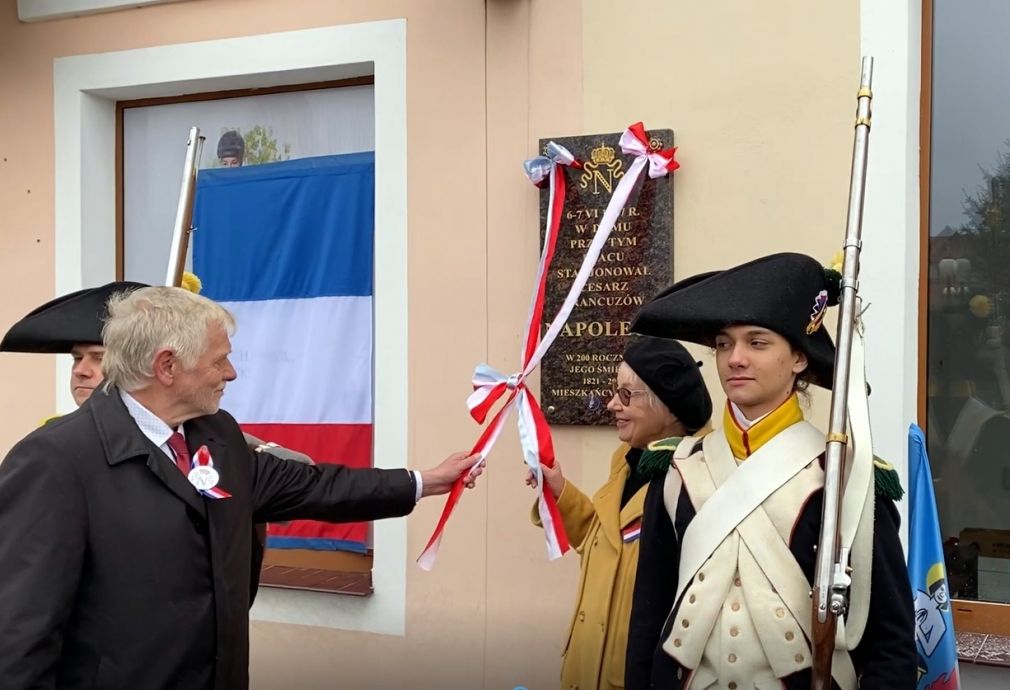 Odsłonięcie pamiątkowej tablicy poświęconej pobytowi cesarza Napoleona w Zalewie